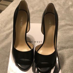 Nine West Peep Toe Heel size 8.5